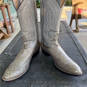 Elegant Gray Heeled Boots